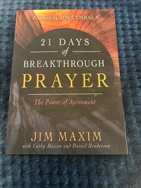 21 Days of Breakthrough Prayer by Jim Maxim - Brown & Black Cover